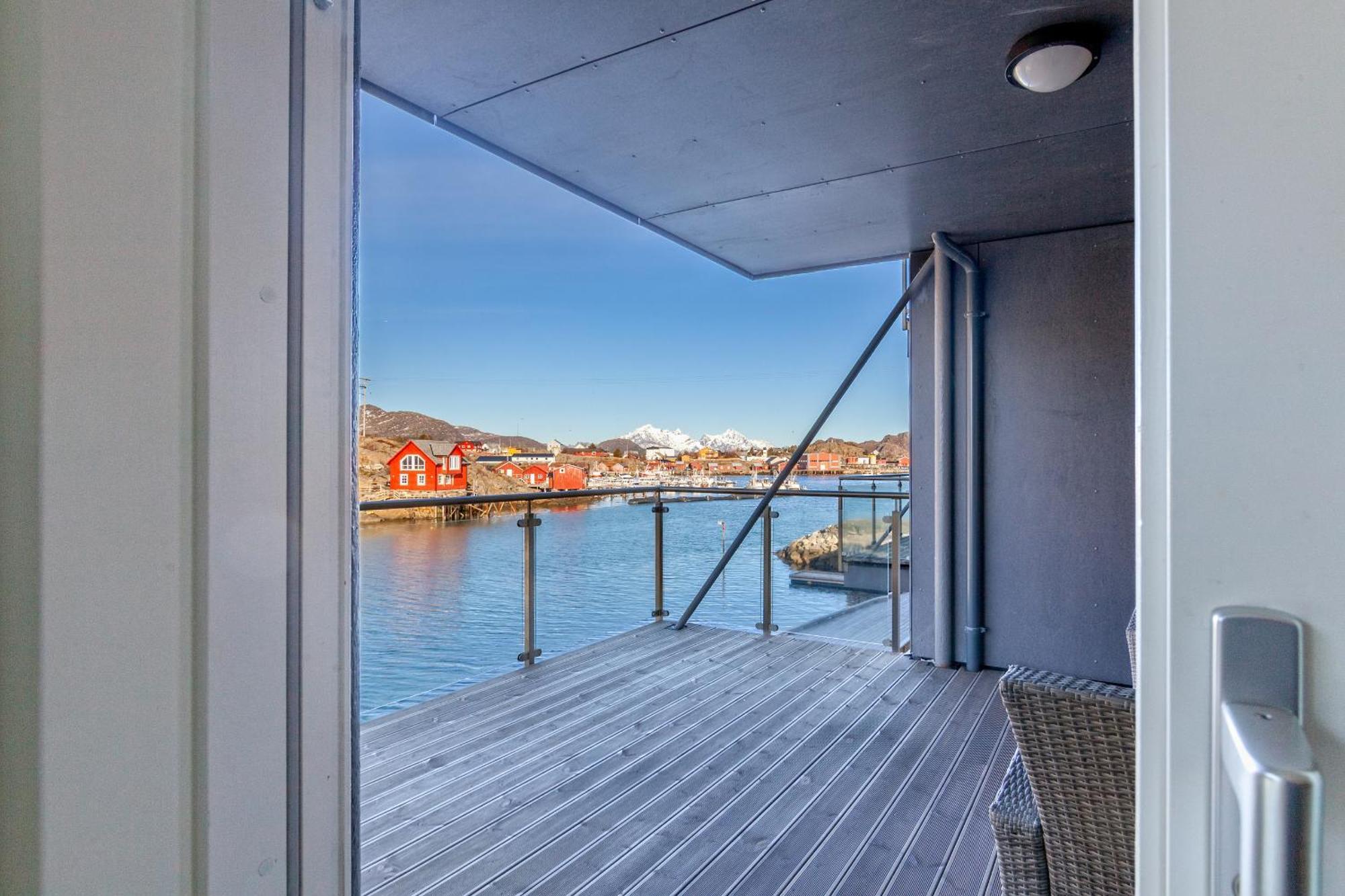 Gjermesoy Luxury Apartment Ballstad Bagian luar foto