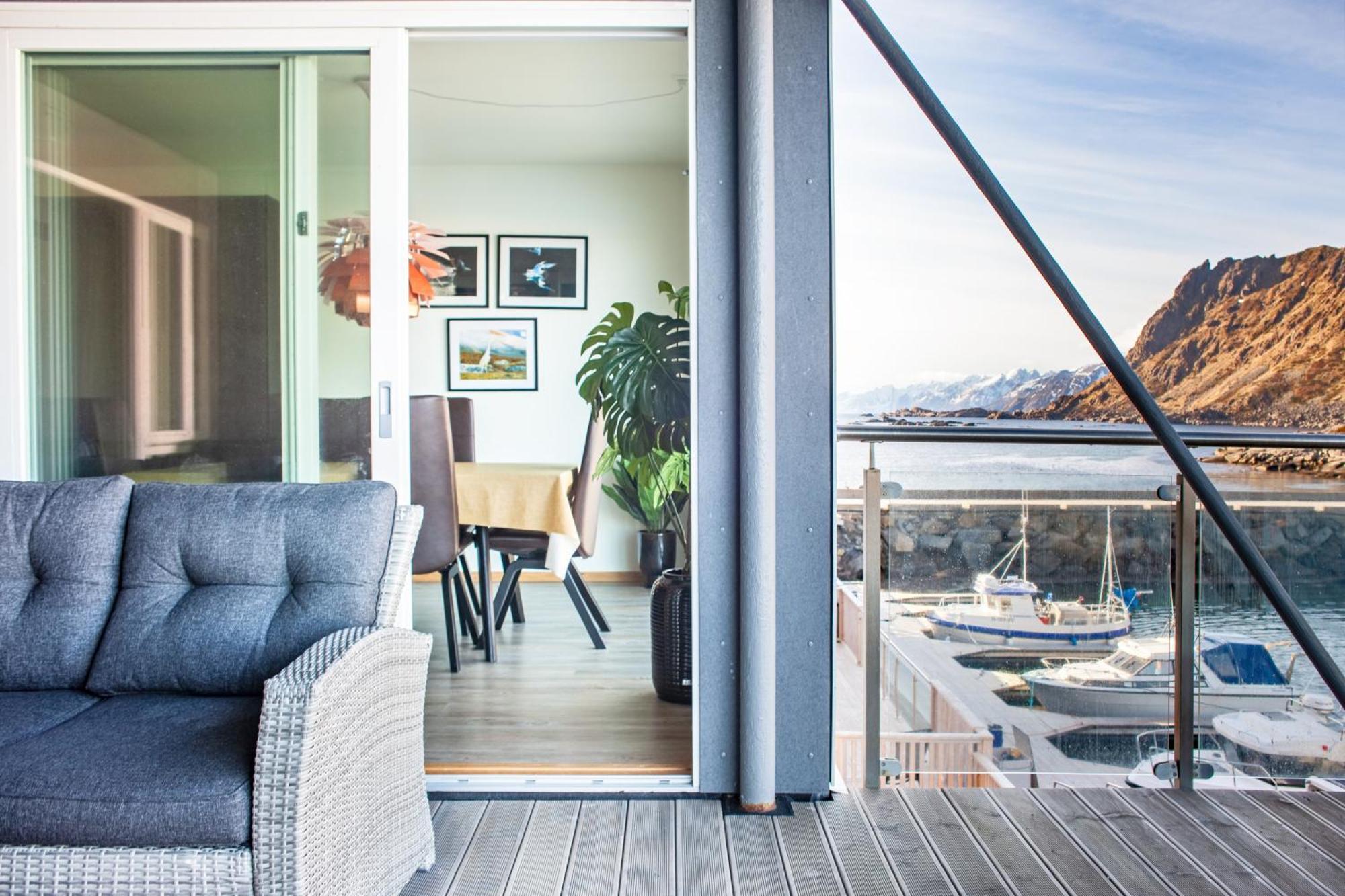 Gjermesoy Luxury Apartment Ballstad Bagian luar foto
